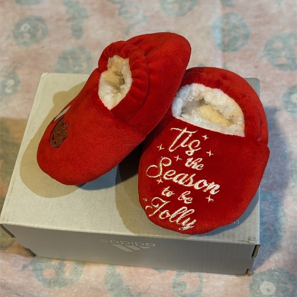 Slippers - Picture 2 of 6